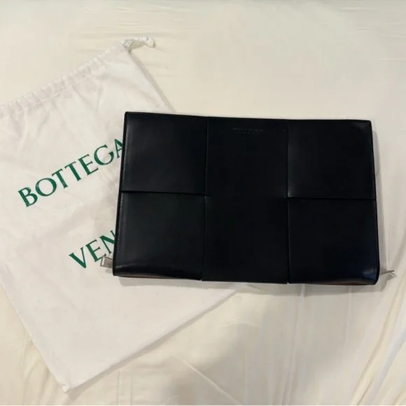 NWT Authentic Bottega Veneta Leather Large Arco Pouch - Picture 6 of 16
